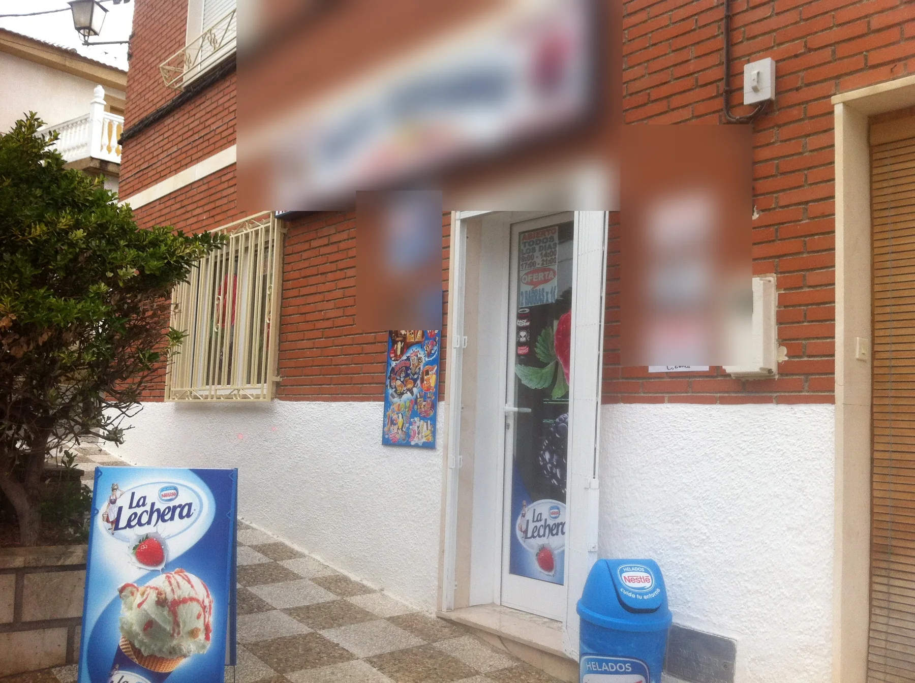 Local destinado a tienda de alimentación y comida para llevar